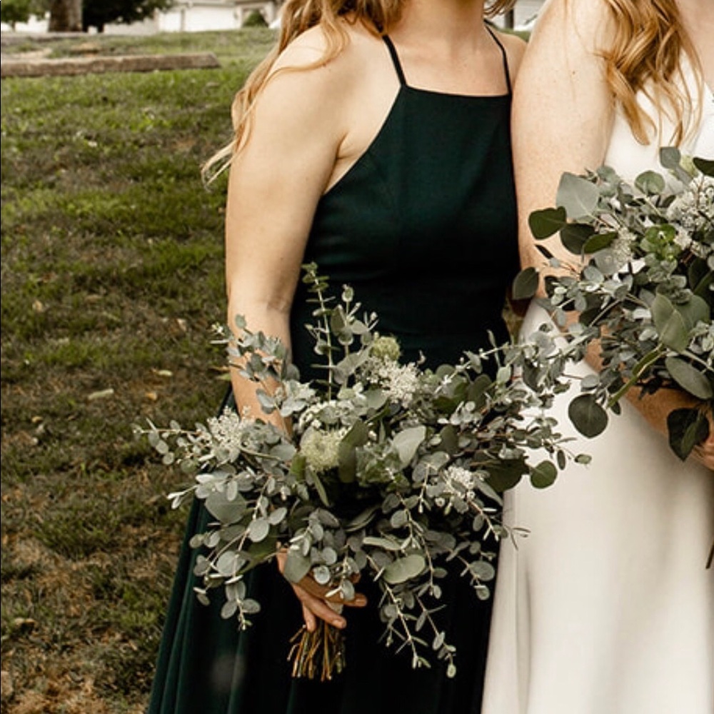 Lulu’s emerald green bridesmaid/formal dress